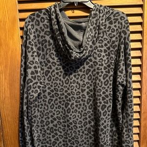 Long sleeve athletic shirt